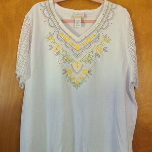 NWOT Embrodiered top sz 3x